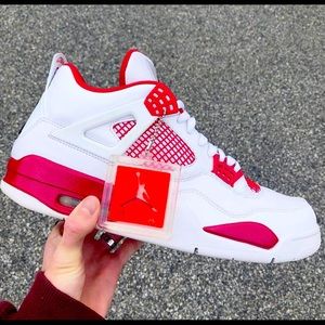 Jordan Retro 4’s Red/White